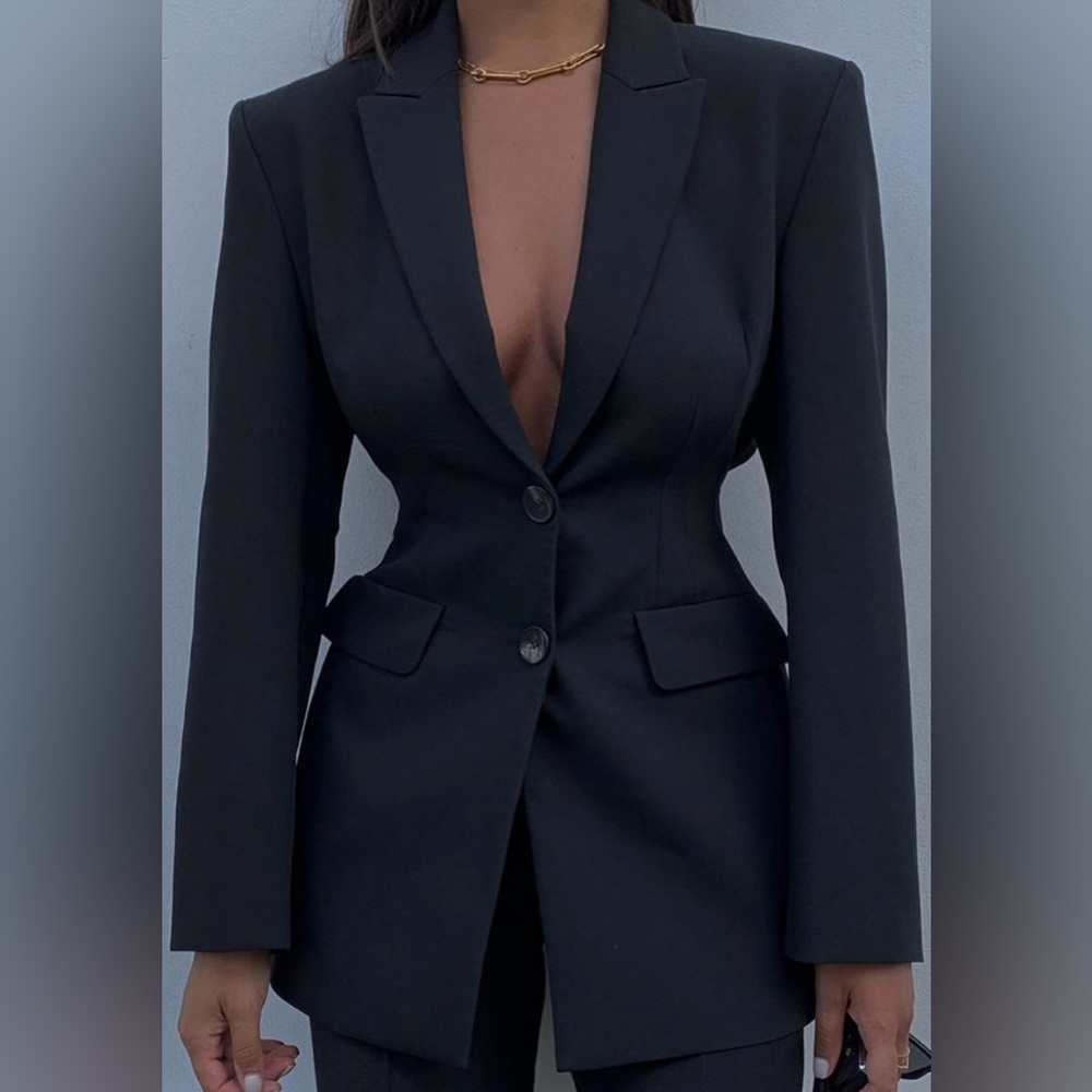 fitted blazer with back vent